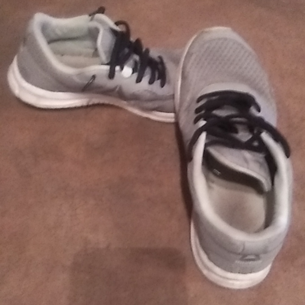 Women's Reebok sneakers - Picture 3 of 5